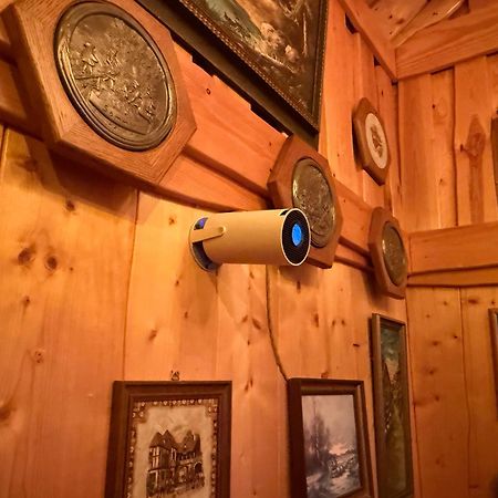 Dragon House In The Tree! Jacuzzi, Sauna ,Cinema,Heated Lici  外观 照片