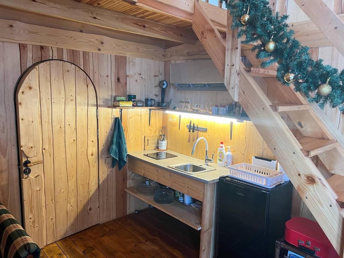 Dragon House In The Tree! Jacuzzi, Sauna ,Cinema,Heated Lici  外观 照片